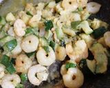 Foto del passaggio 5 della ricetta Gran fusilli zucchine e gamberetti a modo mio