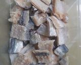 Foto langkah ke 1 dari resep Ikan asin masak asam.