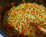 Foto del paso 11 de la receta: Alubias verdinas con almejas y langostinos