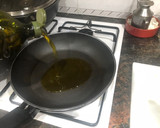 Foto del paso 3 de la receta: Alas de pollo con ajos y vino con rehogado de col