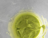 Foto del paso 2 de la receta: Salsa de aguacate y albahaca