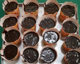 Foto langkah ke 5 dari resep Chocolate Custard Muffin-Tintin Rayner.
