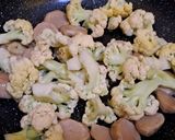 Foto langkah ke 3 dari resep Cah Kembang Kol dan Wortel.