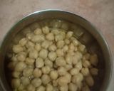 A picture of step 1 of Masala chana.