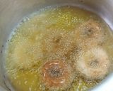A picture of step 7 of Lemon dougnut.