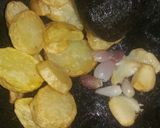 Foto langkah ke 3 dari resep Perkedel Kornet.