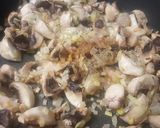 Foto del paso 4 de la receta Salsa de champiñones con mejillones en escabeche