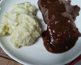 Foto del paso 3 de la receta: Salsa negra nogada de mi mamá para la lengua