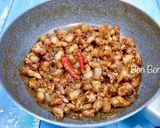 Hình bước làm 4 của món Thịt Ba Rọi Xào Mắm Ruốc Huế