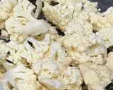 Hình bước làm 1 của món Cơm nhà với cá diêu hồng chiên xù, trứng cuộn lá hẹ, canh súp lơ trắng rong biển tôm, salad giò lụa