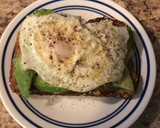 Foto del paso 4 de la receta: Tostada de aguacate