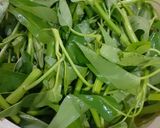Foto langkah ke 2 dari resep Tumis Kangkung.