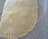 Foto del paso 4 de la receta: Pizza calzones de pollo y tres quesos