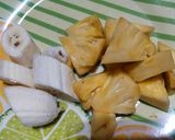 Foto langkah ke 1 dari resep Jus Yakult Pisang Nanas Madu.