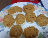 Foto del paso 8 de la receta: Huevos rellenos de aguacate y atún