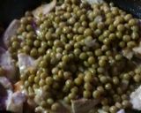 Foto del paso 3 de la receta: Pechugas con ajo y colchón de arvejas y como con guarnición puré de papas