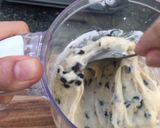 รูปขั้นตอนการทำที่ 2 ของ Banana Chocolate Chip Ice Cream Bites