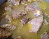 A picture of step 1 of Quick n easy beef pulayo.