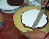 2 टायर किट कैट गेम्स चॉकलेट केक रेसिपी चरण 14 फोटो