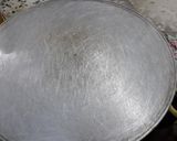 صورة لخطوة 4 من وصفة خبز رقاق بالبيض 😋 بالخطووات🙋‍♀️