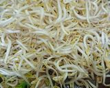 Foto langkah ke 4 dari resep Tauge Terasi Pedas.