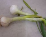 A picture of step 1 of Green onion salad.