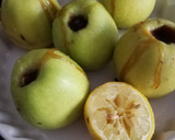 Foto del paso 1 de la receta: Manzanas con miel y limón al microondas