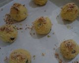 Foto langkah ke 4 dari resep Cornflake Strawberry Cookies.