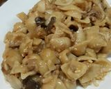 Foto langkah ke 4 dari resep Beef cocciolini with mushroom sauce.