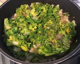 Une image de l'étape 10 de Chou Kale sauté au jus de cerf, ail et oignon.