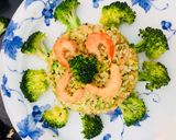 Hình bước làm 4 của món Cơm chiên Tôm súp lơ 🥦🥦🥦