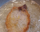 Foto del paso 5 de la receta: Chuletas de cerdo empanadas