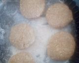 Foto del paso 4 de la receta: Galletitas de harina integral con avena súper fácil