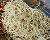 A picture of step 4 of Schezwan vegetable noodles.