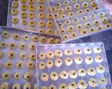 Foto langkah ke 4 dari resep 629.Kue Semprit.