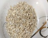 Foto langkah ke 2 dari resep Oatmeal Chocolate Porridge Simple UHT (tanpa memasak).