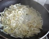 A picture of step 1 of Tomato cabbage bharta.