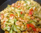 Foto del paso 5 de la receta: Espaguetis de calabacín con gambas