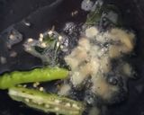 A picture of step 2 of Mushroom gravy.