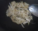 Foto langkah ke 4 dari resep Mushroom pizza rumahan.