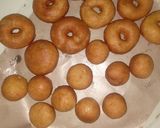 Foto langkah ke 4 dari resep Baby Donuts 🍩 Domini/Donat Mini.