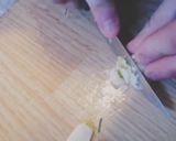 Foto del paso 2 de la receta: Arroz con azafrán acompañado de hamburguesa