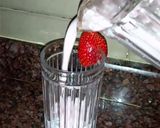 صورة لخطوة 3 من وصفة سموذي الفراوله 😋😋