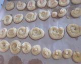 A picture of step 1 of Piping Cookies.
