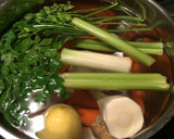 Foto del paso 3 de la receta: Caldo para cuando estamos malitos