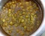 A picture of step 5 of Chanay ki Daal Qeema.