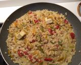 Foto del passaggio 5 della ricetta Fregola sarda con peperoni, datterini confit e gorgonzola