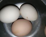 A picture of step 1 of Pasta eggs omelette.