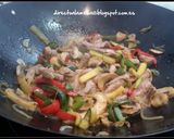 Foto del paso 4 de la receta: Salteado de cerdo con verduras en wok
