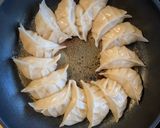 Foto del paso 6 de la receta: Gyoza, Empanadillas japonesas🥟